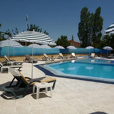 Yeni Yukseller فندق أوروغوبْ